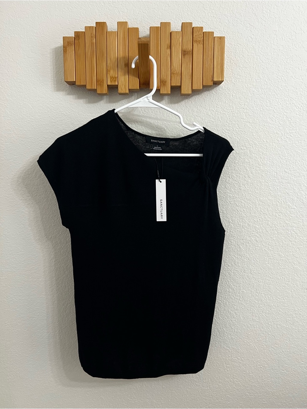Sanctuary Black Cap-Sleeve Tank Top